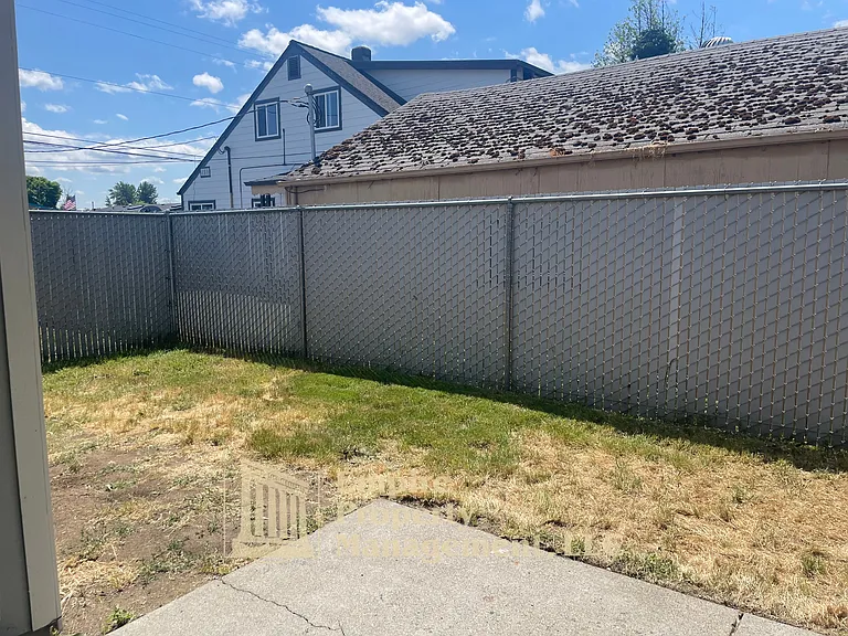 1920 Taft St — Photo 14