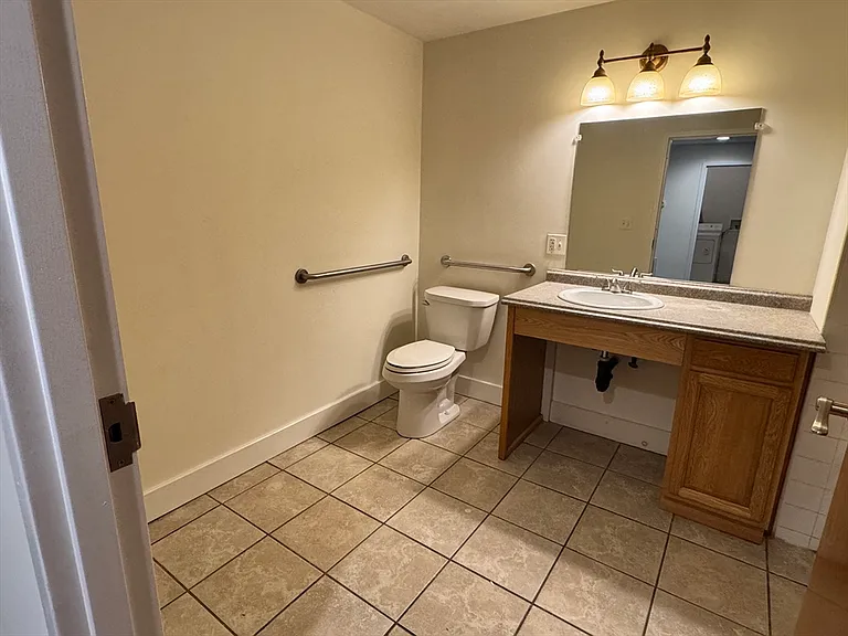 12 Crane St #11 — Photo 8