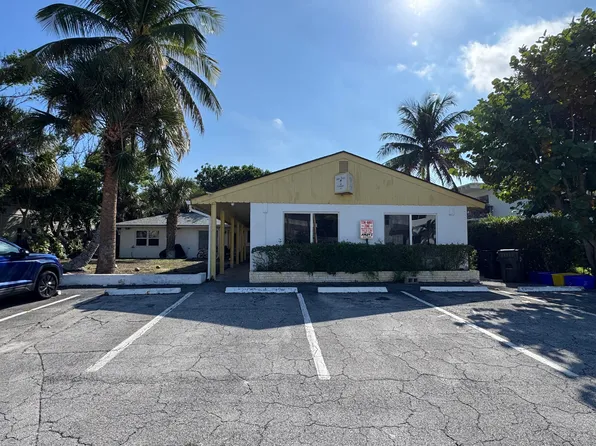 110 Cascade Ln #2, West Palm Beach, FL 33404