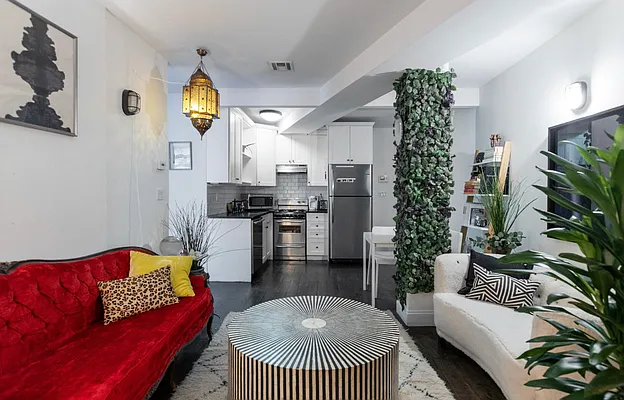 Rented by EXR | media 4