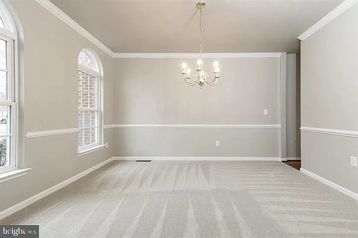 564 Woodruff Ln — Photo 7