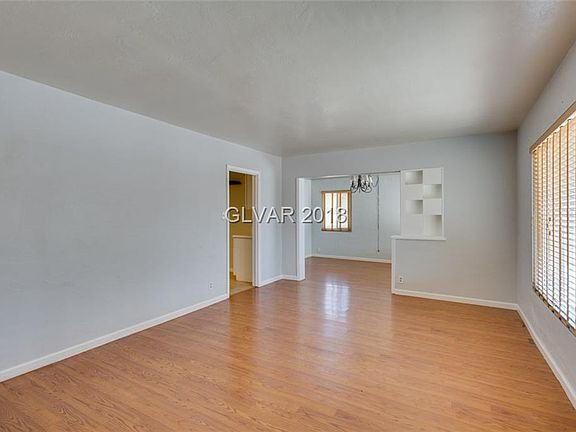 3rd image of 905 Bonita Ave