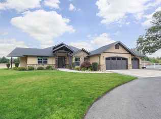 640 Sarah Rae Ln, Grants Pass, OR 97527