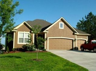 710 154th Cir, Basehor, KS 66012