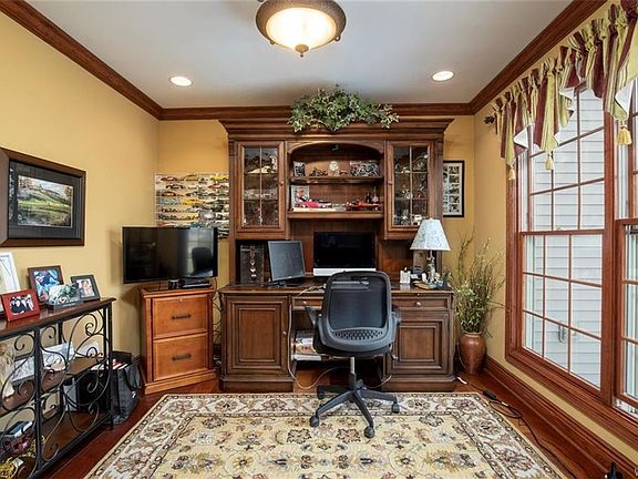 4th image of 58 Timber Cove Ct