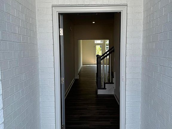 4th image of 6011 Mariemont Cir