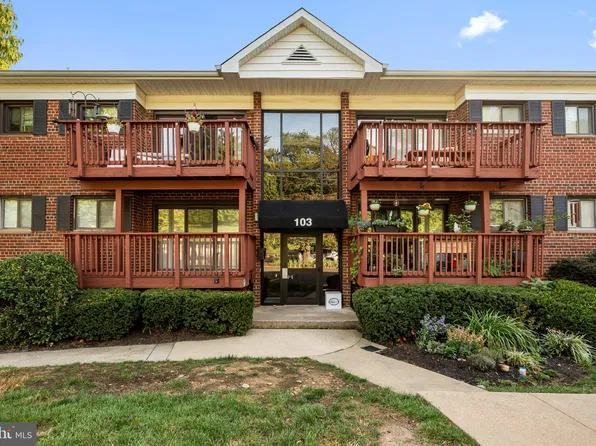 103 Skyhill Rd APT 3, Alexandria, VA 22314