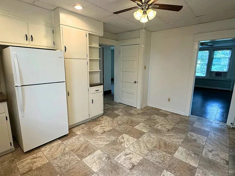 288 W Main St — Photo 11