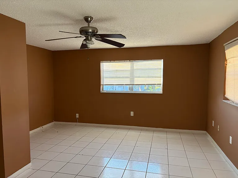 650 SW 2nd Ave #2460 — Photo 7