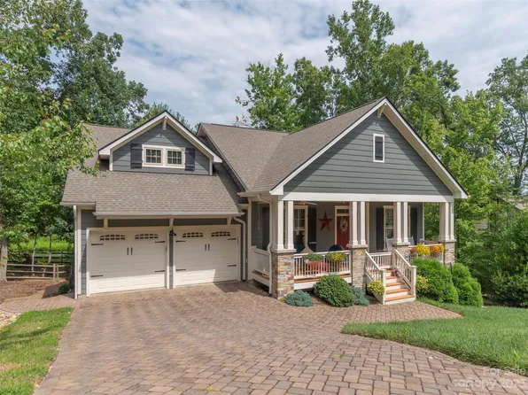 8 Mave Ln, Biltmore Lake, NC 28715