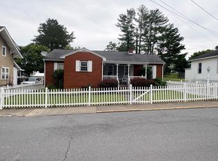 212 Summerlee Ave, Oak Hill, WV 25901