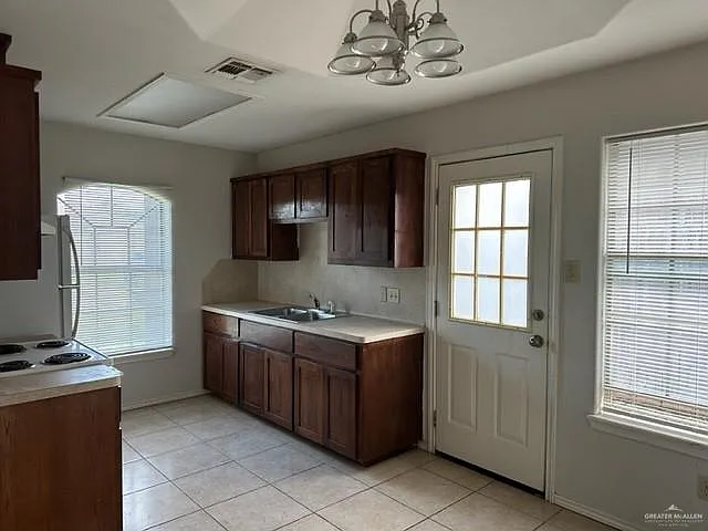 801 W Bronze Dr — Photo 5