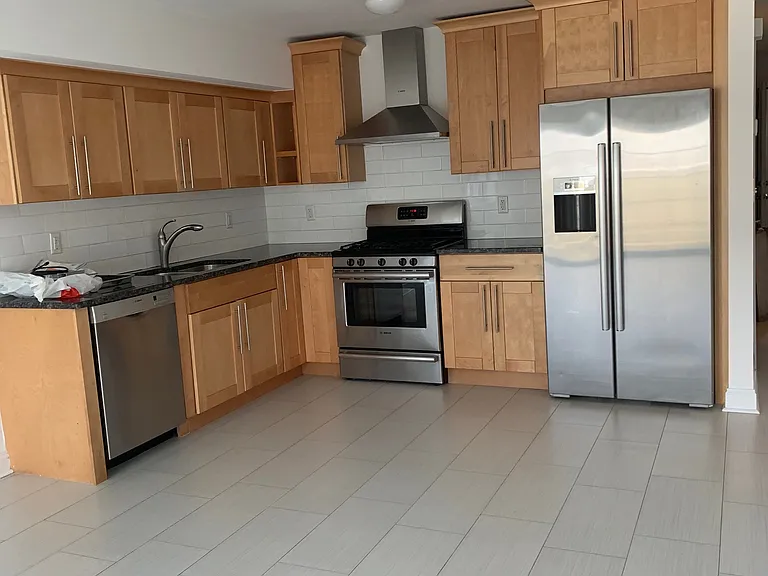 302 Soundview Ln #1 — Photo 2