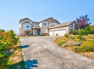 2043 W Beach Rd, Oak Harbor, WA 98277