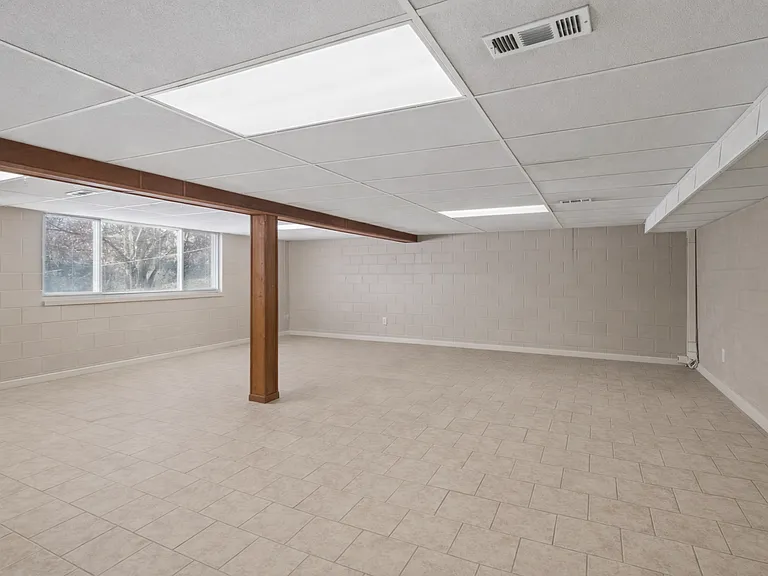 2540 E Eastgate Ln — Photo 14