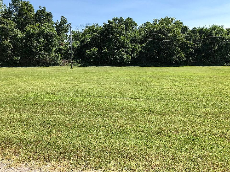 2nd image of 5 Pondview Dr