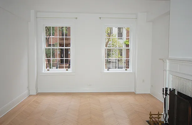 Sold by Mercedes Berk | media 11
