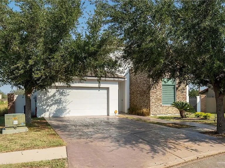 2707 El Jardin — Photo 19