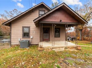 25 Flat Top Mountain Rd, Fairview, NC 28730