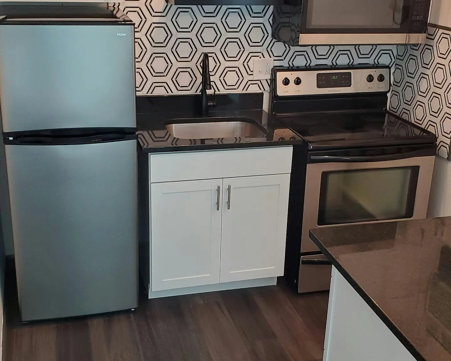 421 College Avenue, Unit 203 — Photo 2
