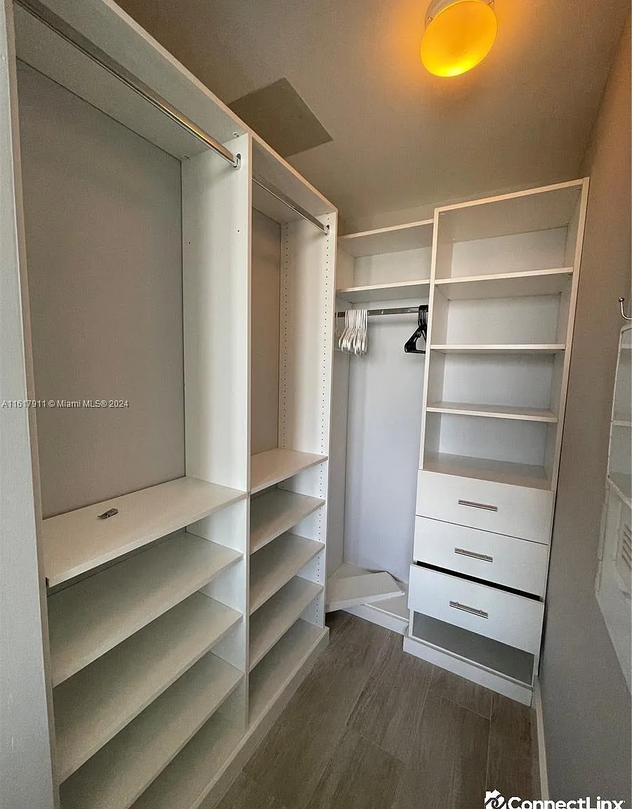 1 bed, 1.0 bath, $3,350 — Photo 4