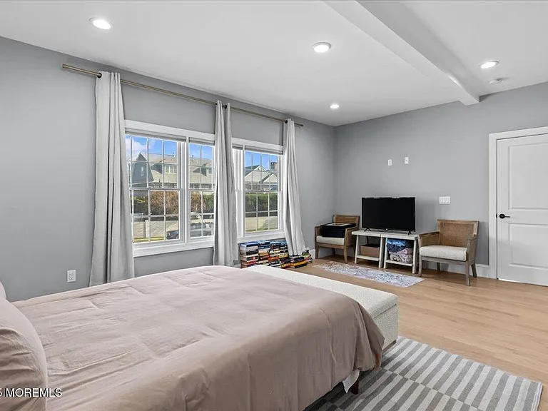 1613 Ocean Ave — Photo 26