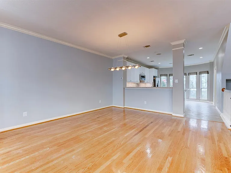 34 Waugh Dr #D — Photo 13