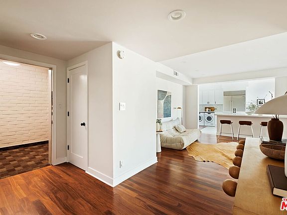4th image of 531 N Rossmore Ave #Pha