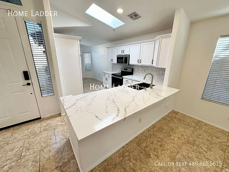 10518 E Star Of The Desert Dr — Photo 3