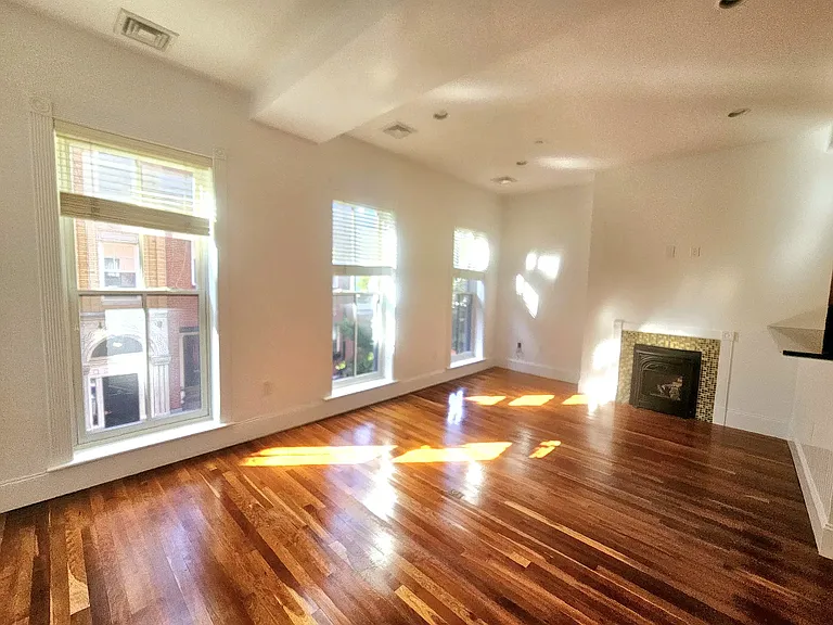 14 Temple St #4 — Photo 3
