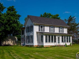 12107 S Adams Rd, Carbondale, KS 66414