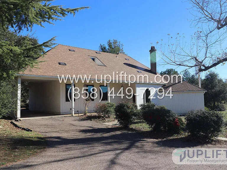 4721 Meadowridge Rd — Photo 2