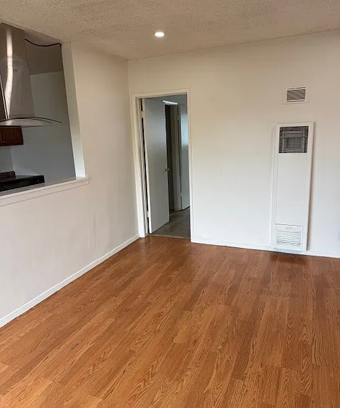 1226-1226 E Borchard Ave #7 — Photo 1
