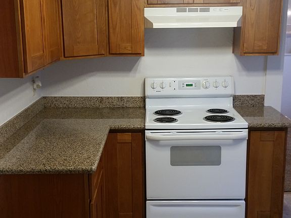 3rd image of 337 S Oakdale Ave