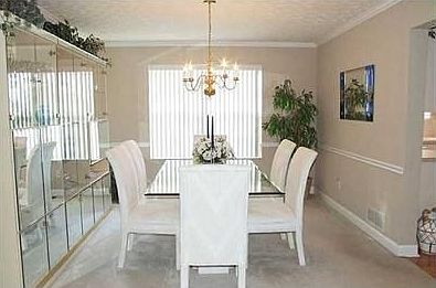 4th image of 8253 Chateau Ln