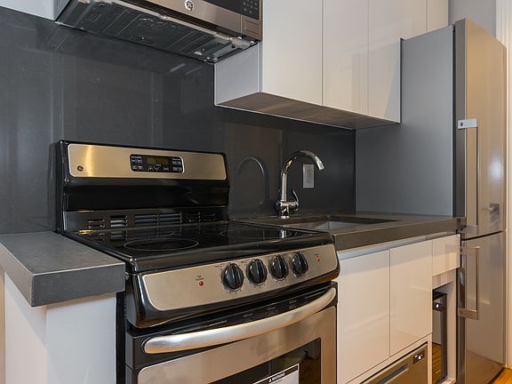 3rd image of 439 W 50th St APT 1RE