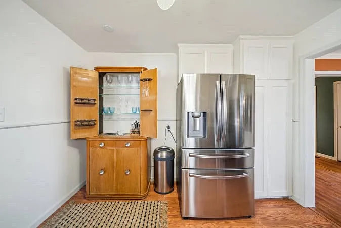 S Urbana Ave — Photo 13