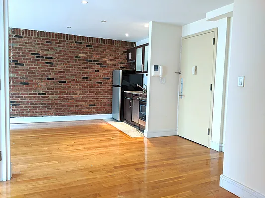 Rented by Mirador Real Estate | media 3