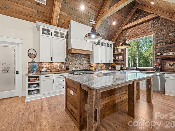 2nd image of 6957 Oakridge Rd #1