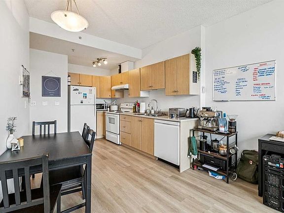 5th image of 1053 E 10th St SW #1903