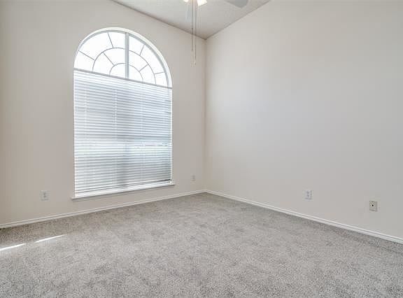 5th image of 2721 Grasmere St