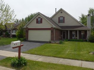 815 Cloverfield Ln, Aurora, IL 60504