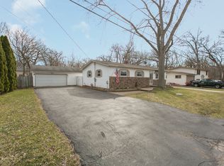 33 Eastwood Ave, Port Barrington, IL