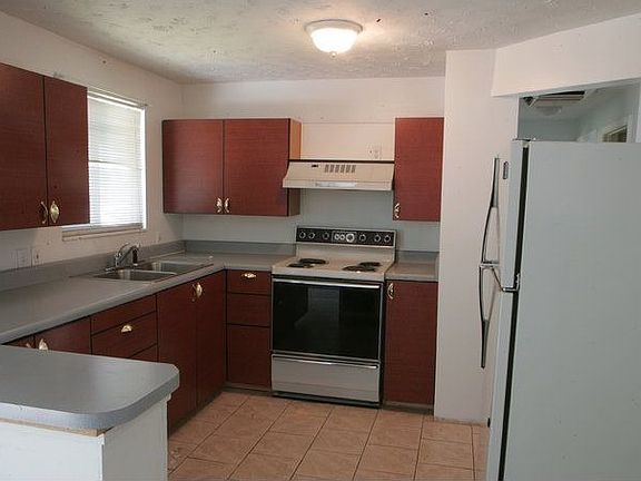 3rd image of 6636 S Somerset Dr
