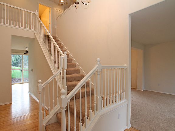 3rd image of 23440 NE 140th St