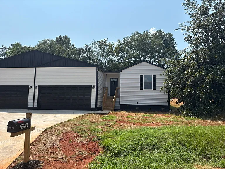 229 Old Landfill Rd #B — Photo 6
