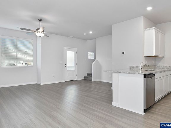 3rd image of 1392 Owl Ave