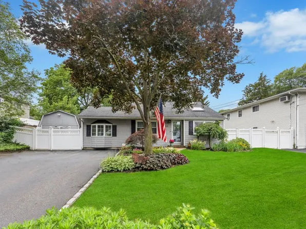 51 Huron Street, Port Jefferson Station, NY 11776