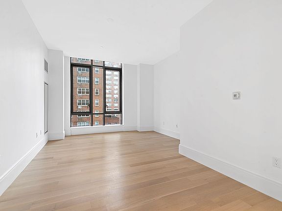 4th image of 215 E 19th St #6C
