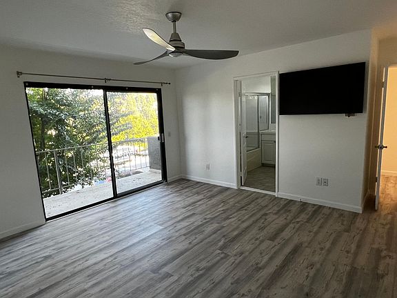 3rd image of 4327 Freedom Dr Unit 4